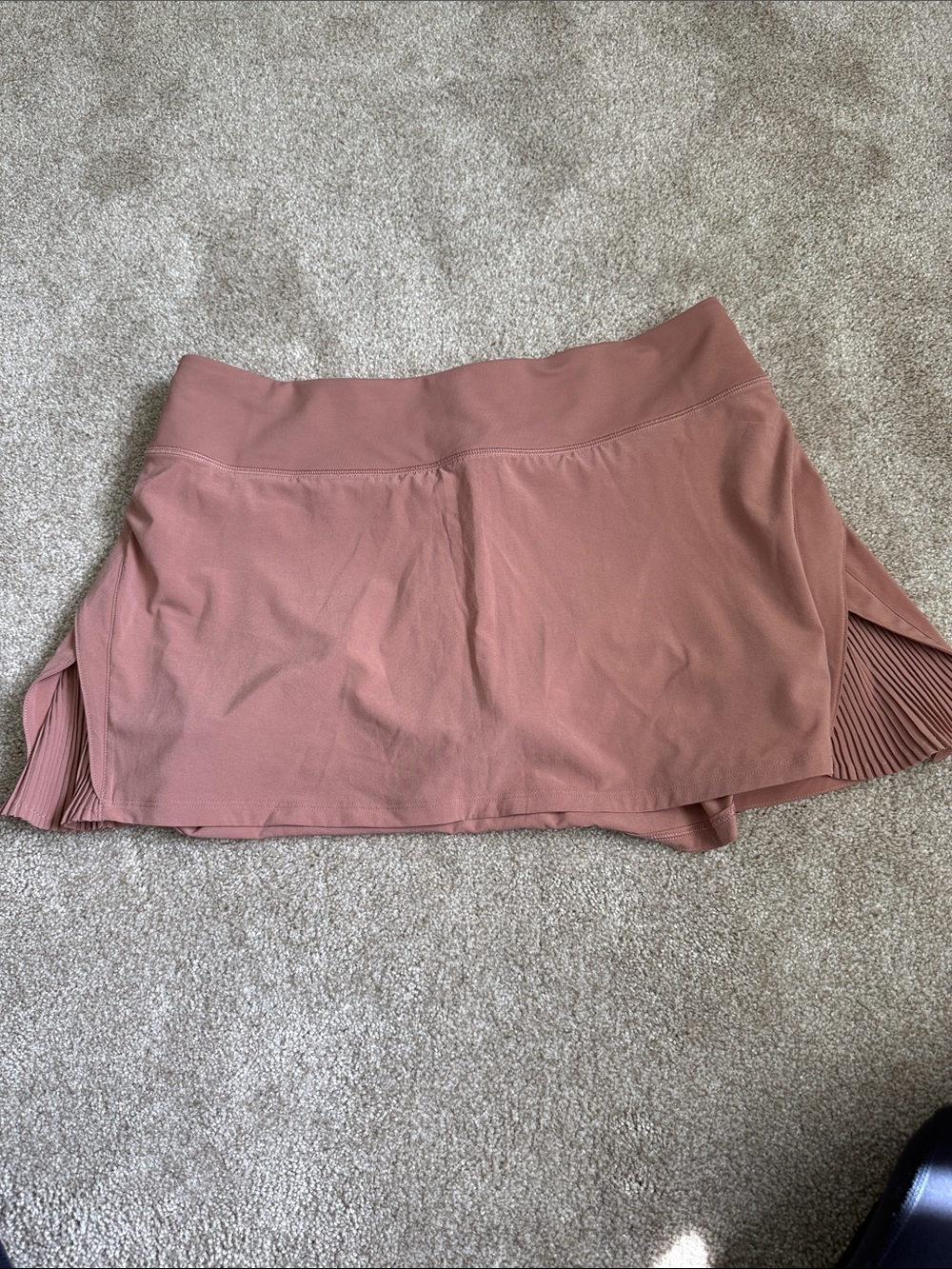 Lululemon size 8 tennis skirt with side pleats